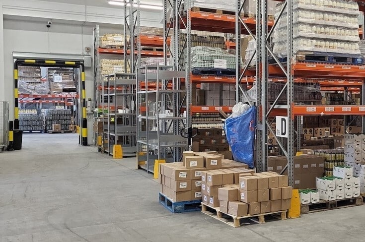 Fairway Dr, Greenford for lease - Interior Photo - Image 2 of 3