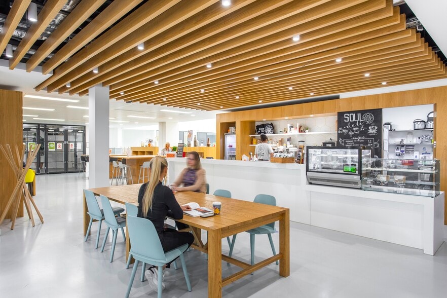Third Av, Marlow for lease - Interior Photo - Image 2 of 12