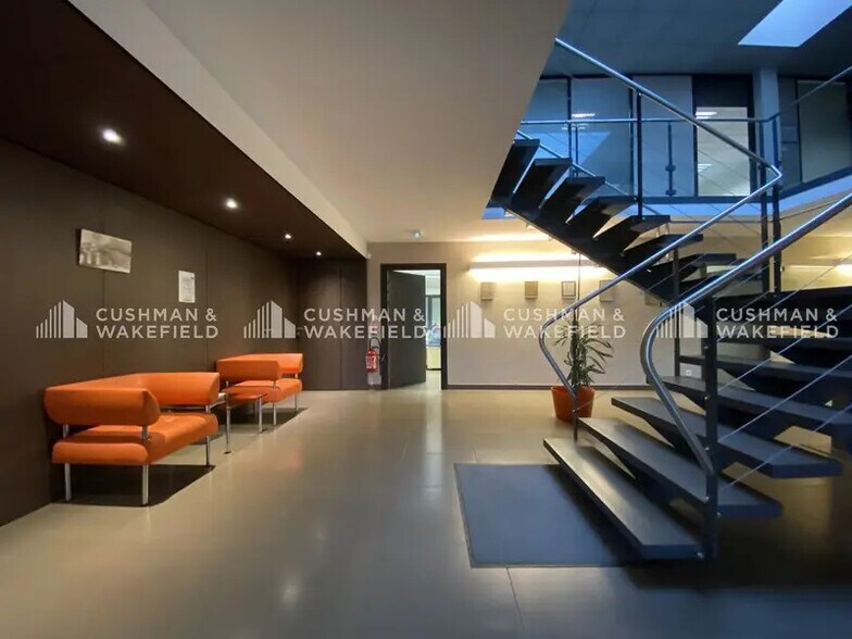 Industrial in Illkirch-Graffenstaden for sale - Lobby - Image 3 of 10