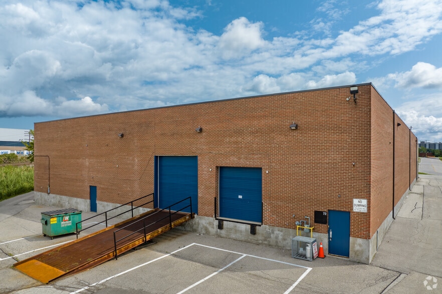 72-80 Rolark Dr, Toronto, ON for lease - Building Photo - Image 3 of 5