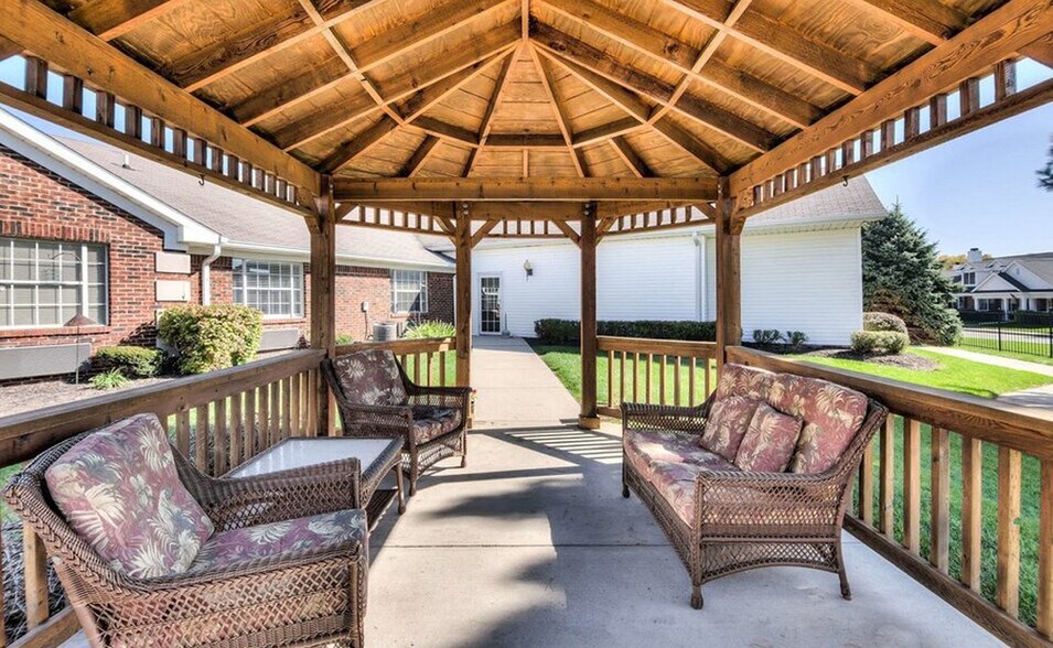 4519 E 82nd St, Indianapolis, IN à louer - Photo du bâtiment - Image 2 de 4