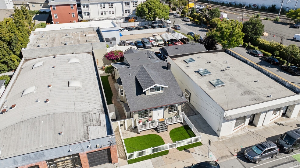 917 Howard Ave, Burlingame, CA for sale - Aerial - Image 2 of 70