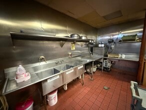 844-846 Farmington Ave, West Hartford, CT for lease Interior Photo- Image 2 of 10