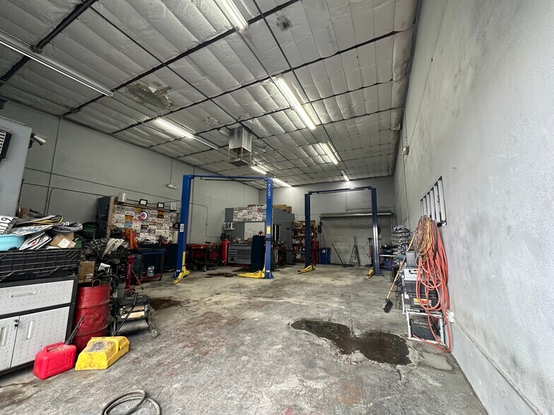 523 E Dunlap Ave, Phoenix, AZ à vendre - Photo du bâtiment - Image 2 de 4