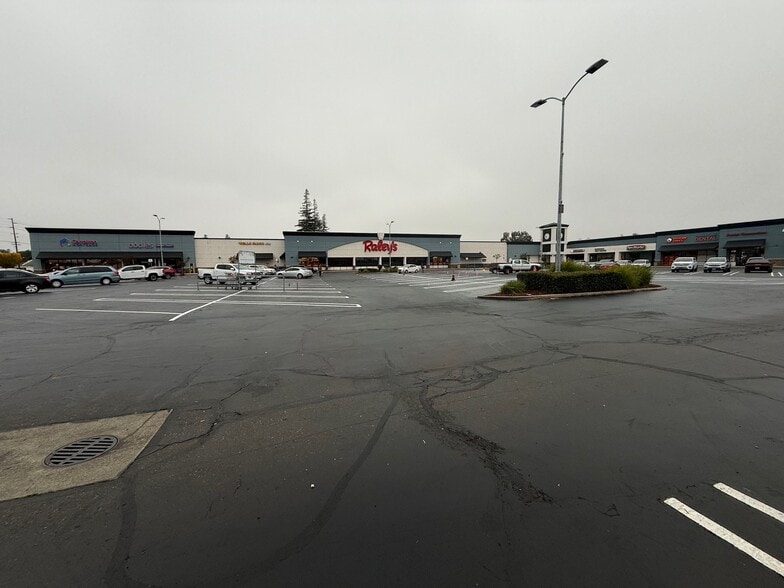 3430 Tully Rd, Modesto, CA for lease - Building Photo - Image 2 of 3