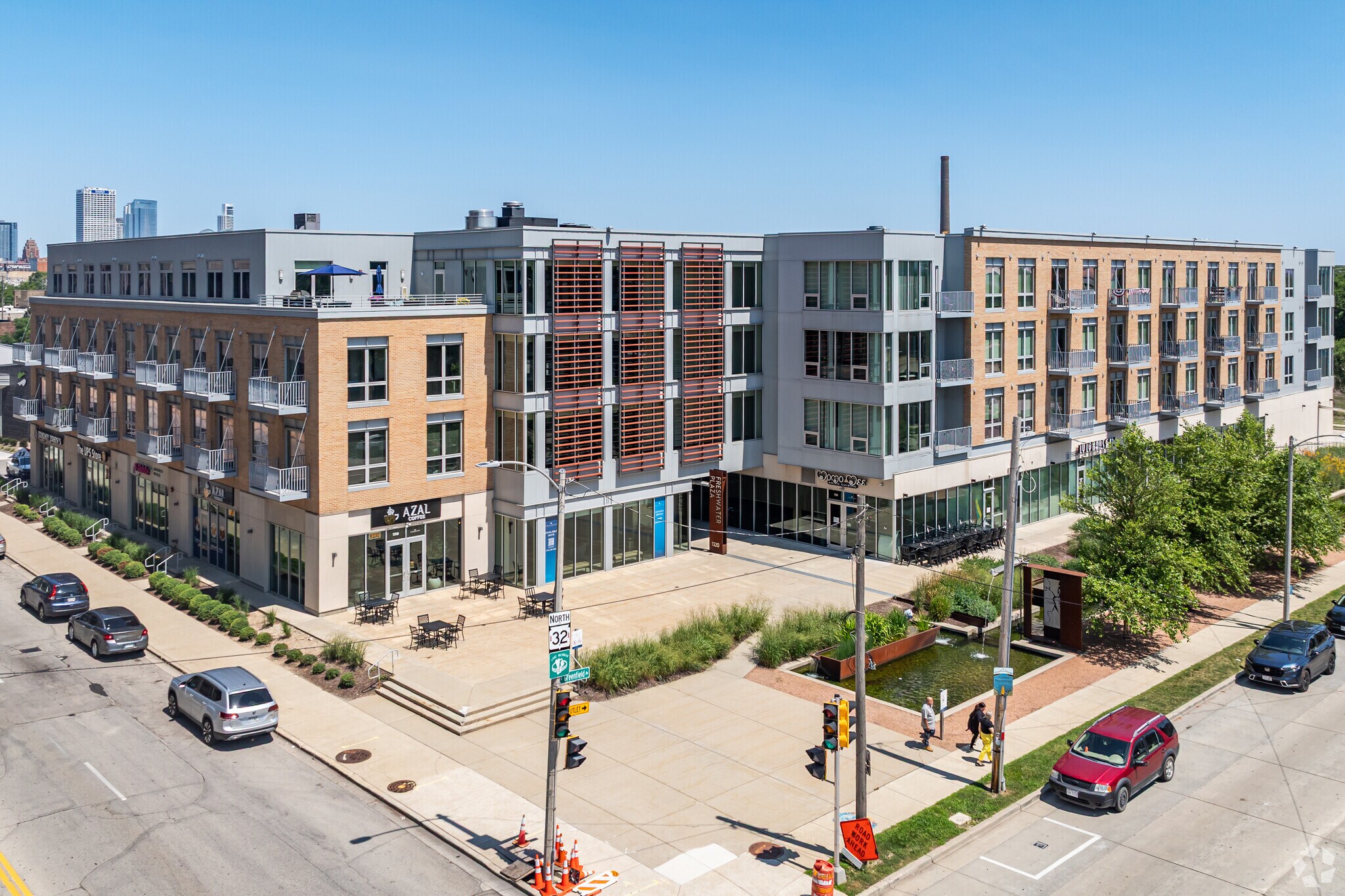 1320 S 1st St, Milwaukee, WI for lease Primary Photo- Image 1 of 52