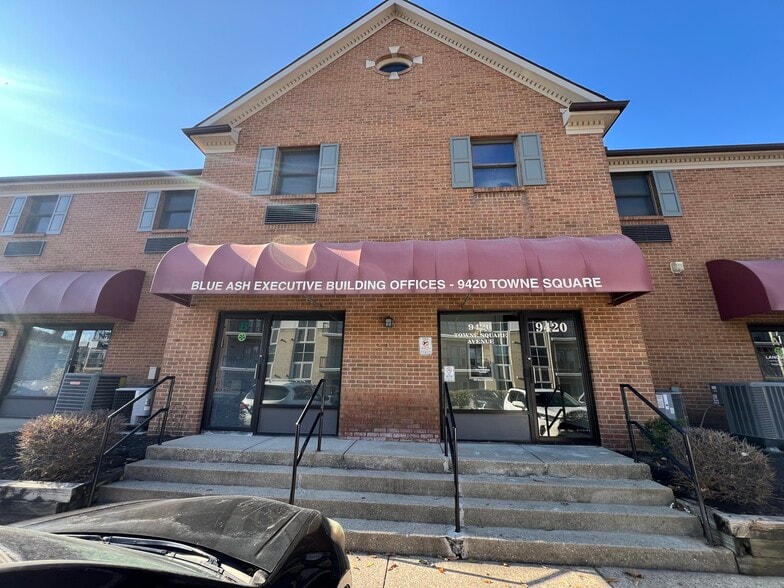 9402-9420 Towne Square Ave, Blue Ash, OH à louer - Photo du bâtiment - Image 3 de 24
