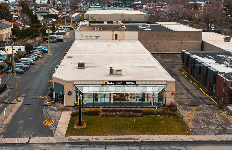 2180 Lapinière, Brossard, QC à vendre - Photo du bâtiment - Image 1 de 7