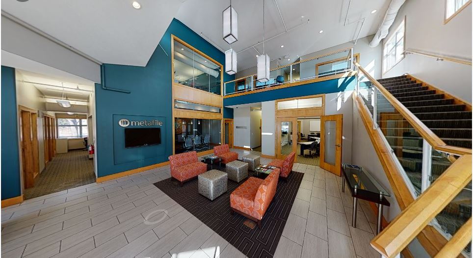 3428 Lakeridge Pl, Rochester, MN for lease - Lobby - Image 2 of 9