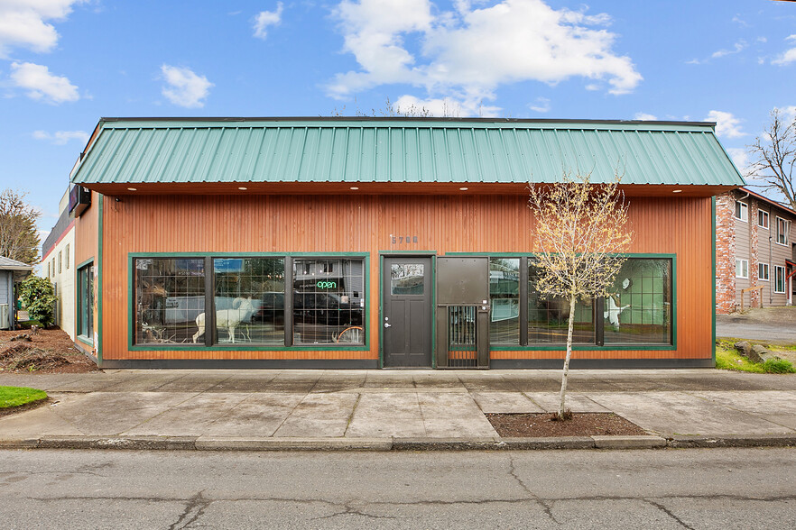 5700 SE Foster Rd, Portland, OR for sale - Building Photo - Image 1 of 23