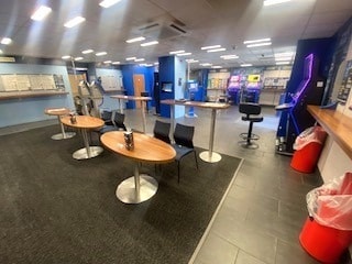 74-76 Burnley Rd, Burnley for sale - Interior Photo - Image 2 of 3