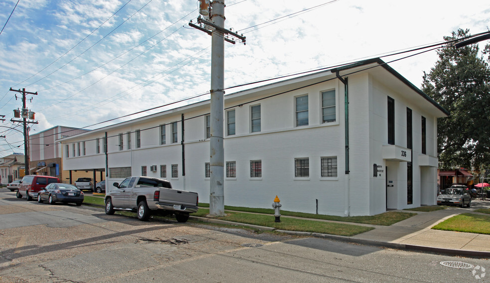 330-336 N Jefferson Davis Pky, New Orleans, LA for lease - Primary Photo - Image 1 of 2