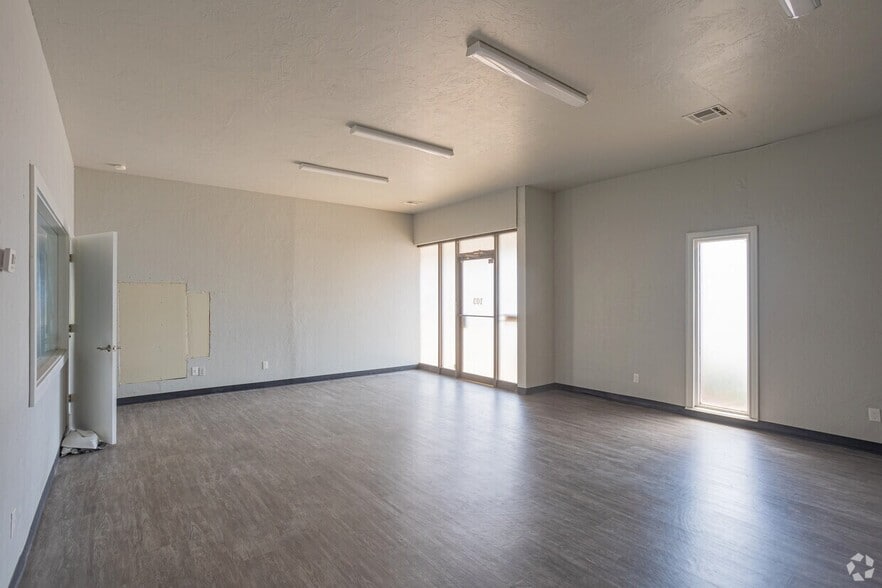 1811 Industrial Blvd, Norman, OK à louer - Photo du bâtiment - Image 2 de 8