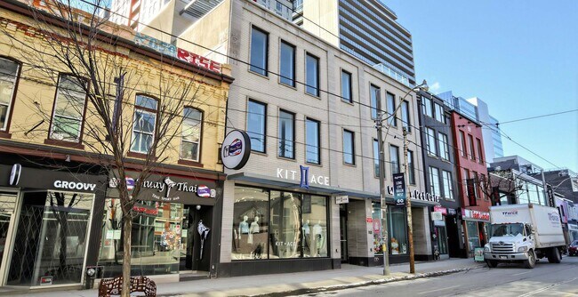 Plus de détails pour 327-333 Queen St W, Toronto, ON - Commerce de détail à louer