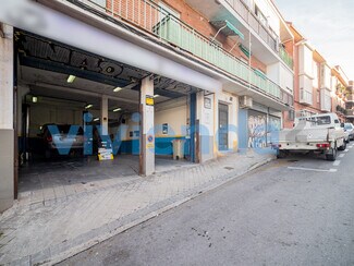 Plus de détails pour Multi-résidentiel à vendre