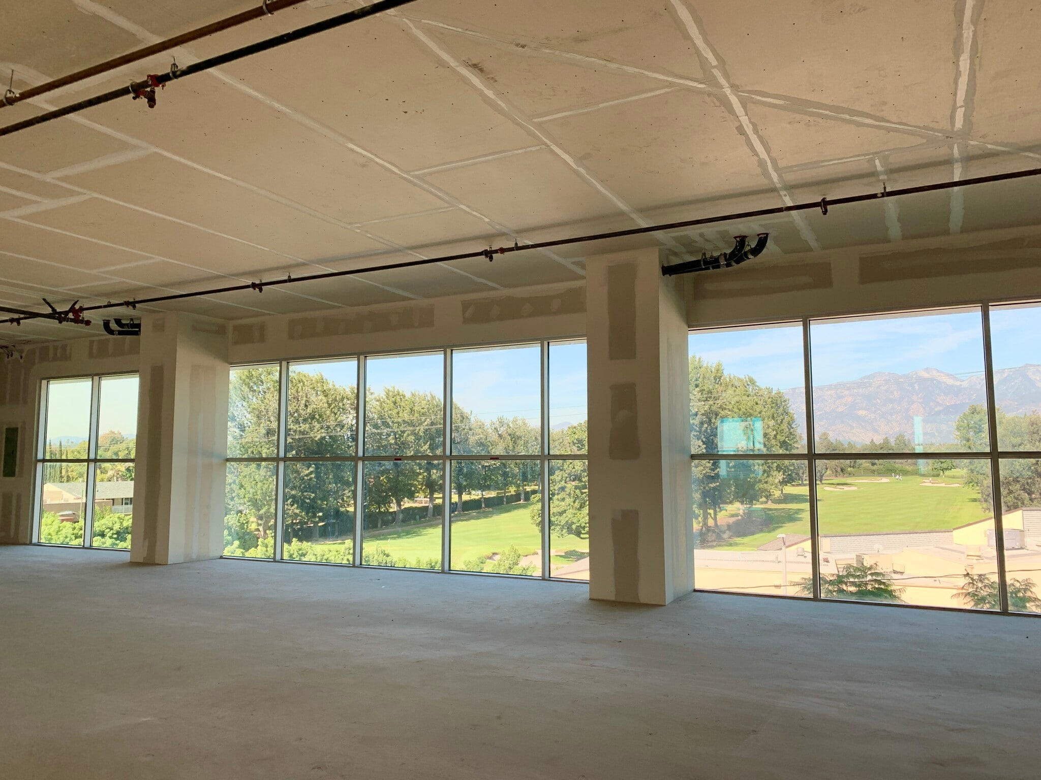 330 E Las Tunas Dr, San Gabriel, CA à louer Photo intérieure- Image 1 de 2