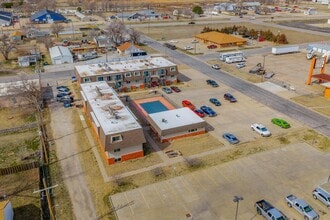 103 E 7th Ave, South Hutchinson, KS - Aerial  map view