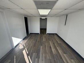 8420 Epicenter Blvd, Lakeland, FL for lease Interior Photo- Image 1 of 4