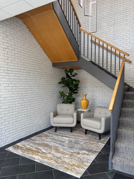 231 W Grand Ave, Bensenville, IL à louer - Photo du bâtiment - Image 3 de 14