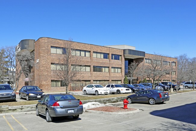 Plus de détails pour 7071 ORCHARD LAKE Rd, West Bloomfield, MI - Bureau à louer