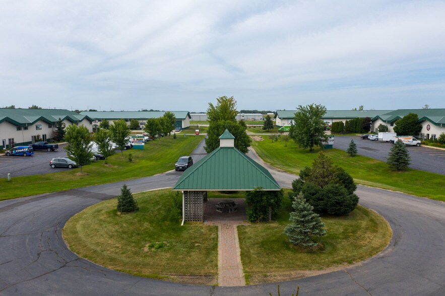 2316 230th St, Ames, IA à louer - Aérien - Image 1 de 11