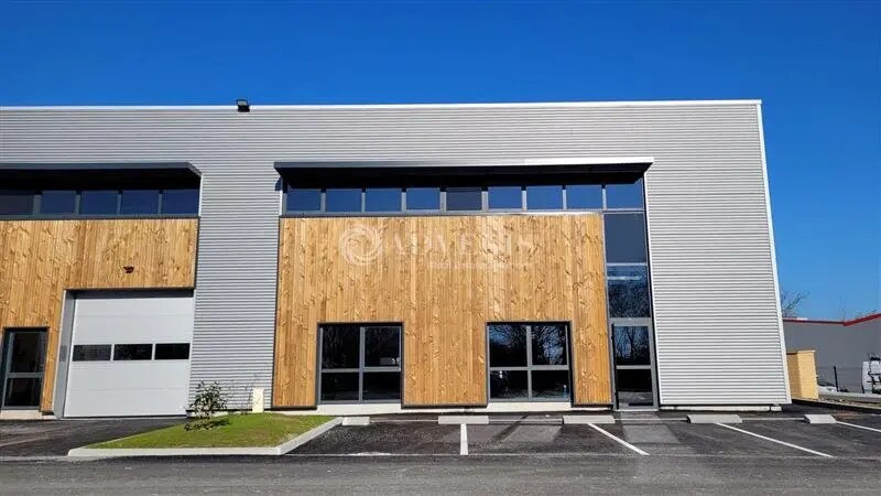 Local d'activités dans Basse-Goulaine à vendre - Photo du bâtiment - Image 3 de 4