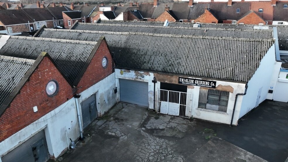 9-11 Aston Rd, Nuneaton for sale - Building Photo - Image 1 of 10