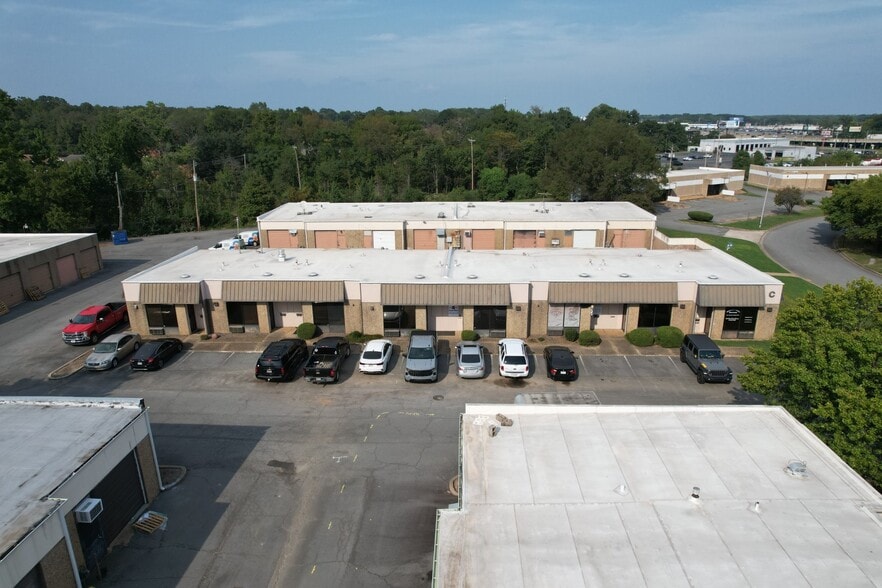 Northeast Business Center portfolio of 9 properties for sale on LoopNet.ca - Building Photo - Image 2 of 16