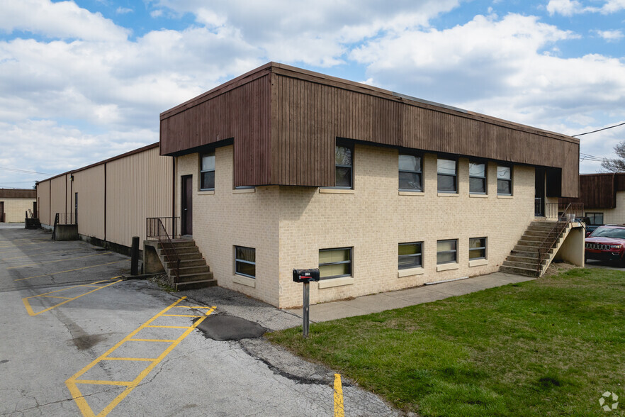 5222-5232 Tractor Rd, Toledo, OH for lease - Primary Photo - Image 1 of 6