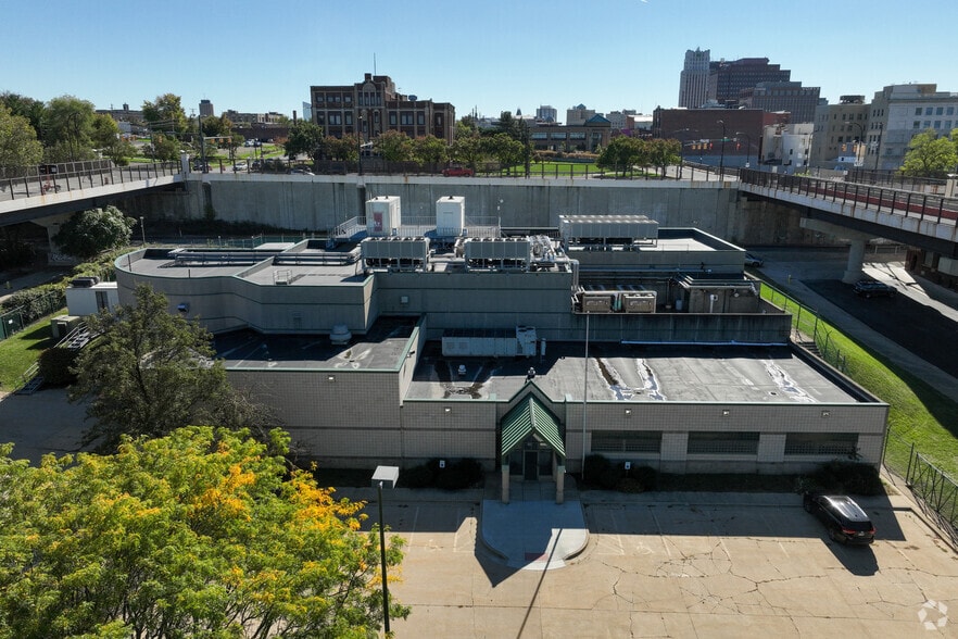 120 N Broadway St, Akron, OH for sale - Building Photo - Image 3 of 4