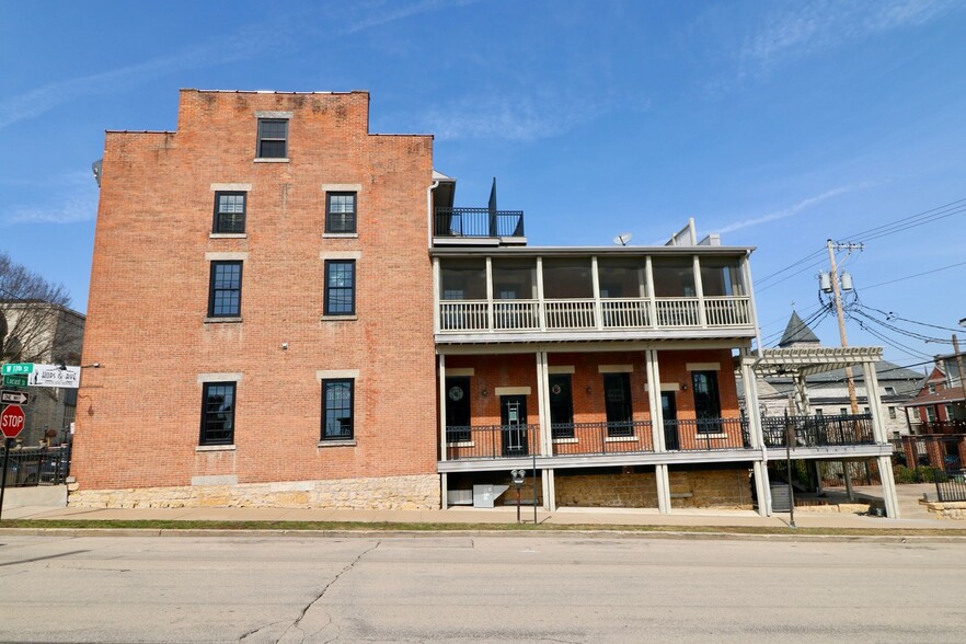 1108 Locust St, Dubuque, IA à vendre - Photo du bâtiment - Image 1 de 1