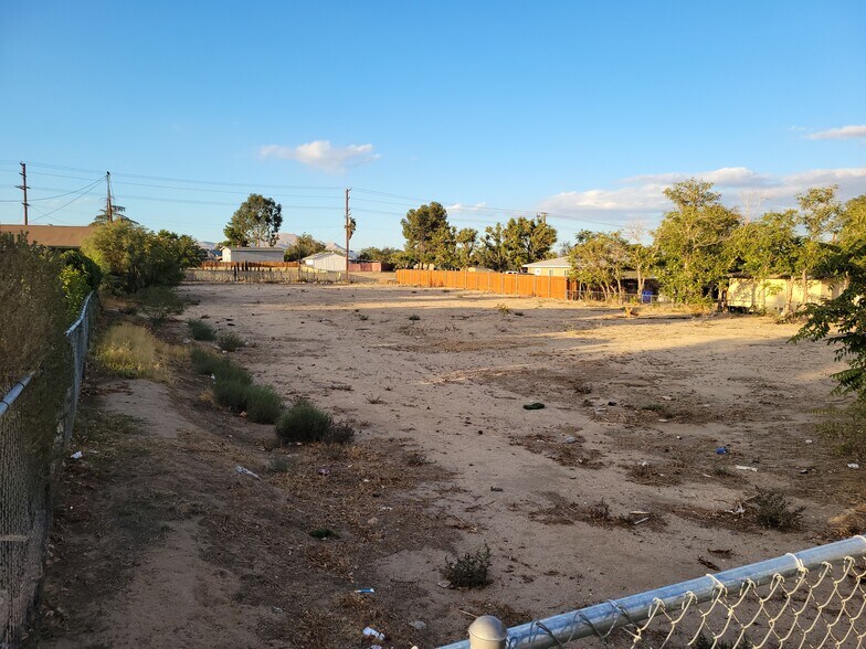 16138 Lorene Dr, Victorville, CA à vendre - Photo du bâtiment - Image 2 de 7