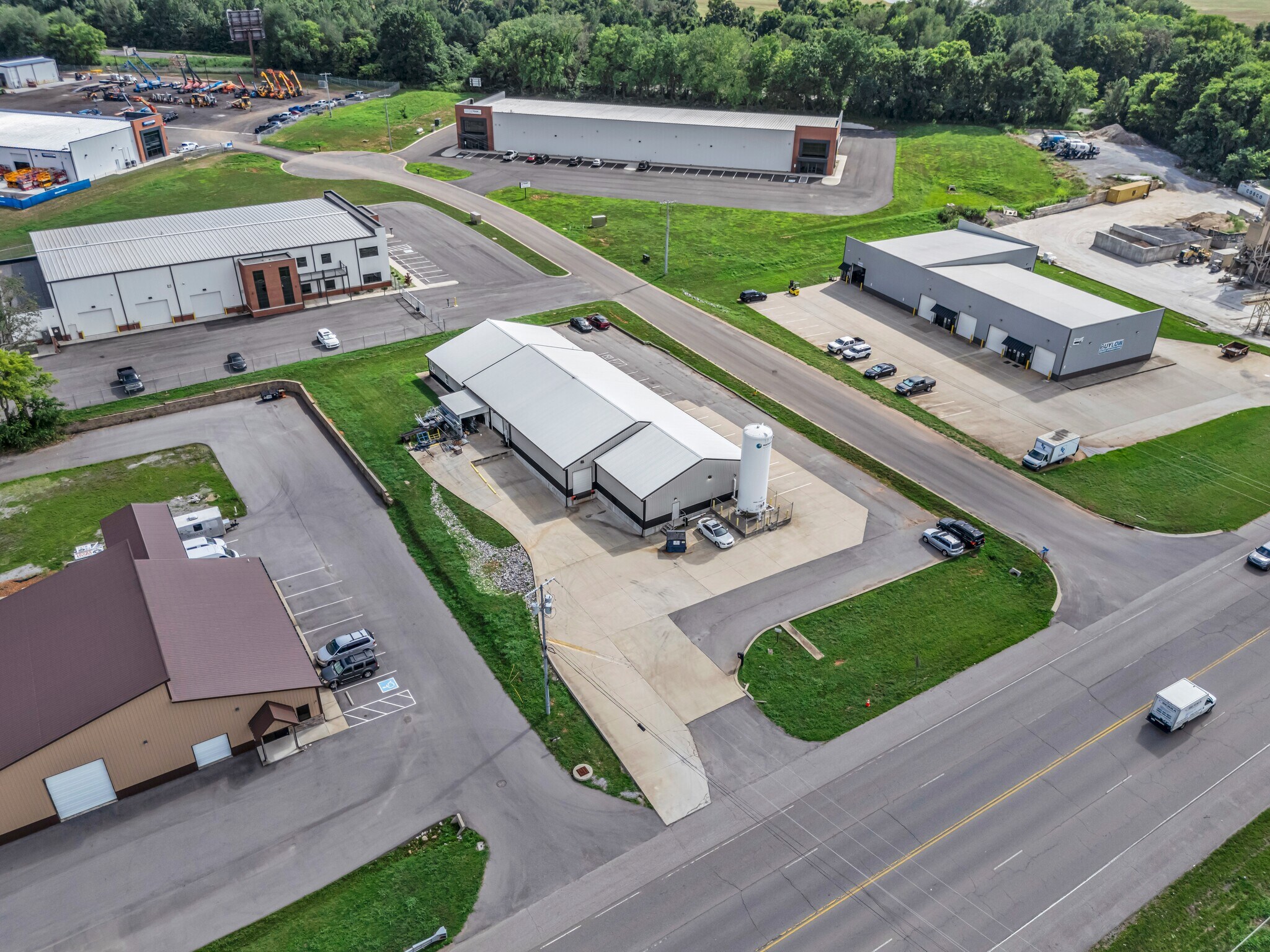 1070 International Blvd, Clarksville, TN à vendre Photo principale- Image 1 de 1