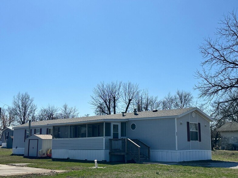 102 Space MHC Portfolio - Moberly, MO portefeuille de 2 propriétés à vendre sur LoopNet.ca - Photo du bâtiment - Image 2 de 9