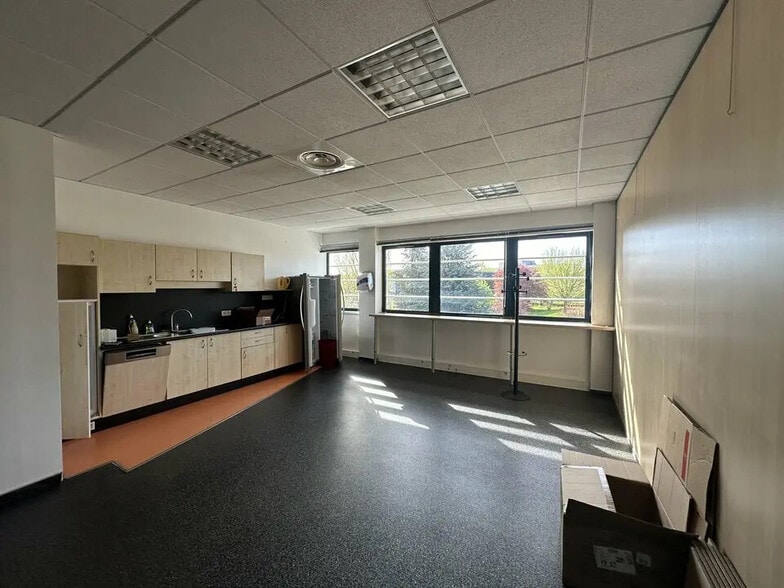 Office in Schiltigheim for lease - Interior Photo - Image 3 of 13