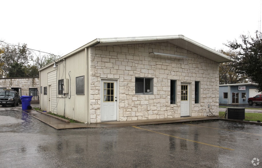 117 W Loop 150, Bastrop, TX for sale - Building Photo - Image 2 of 3