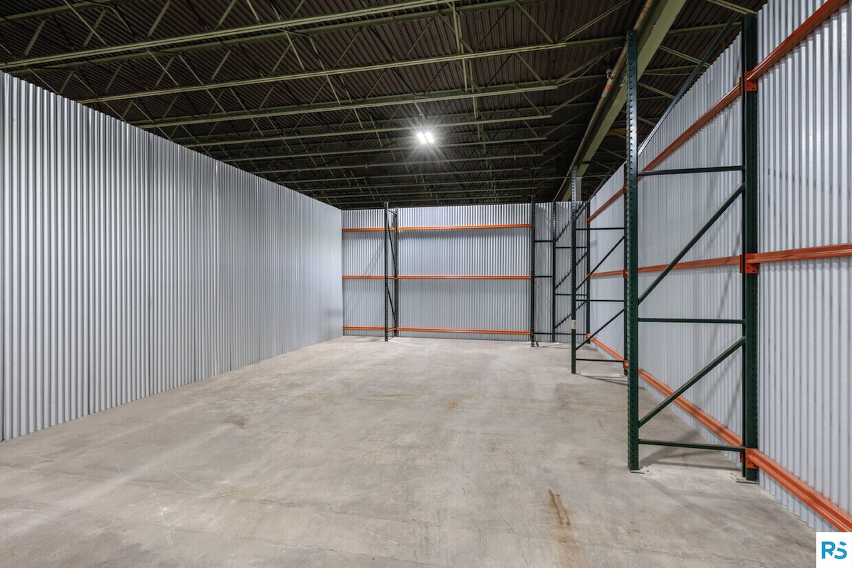 7001 Anpesil Dr, North Bergen, NJ for lease Primary Photo- Image 1 of 27