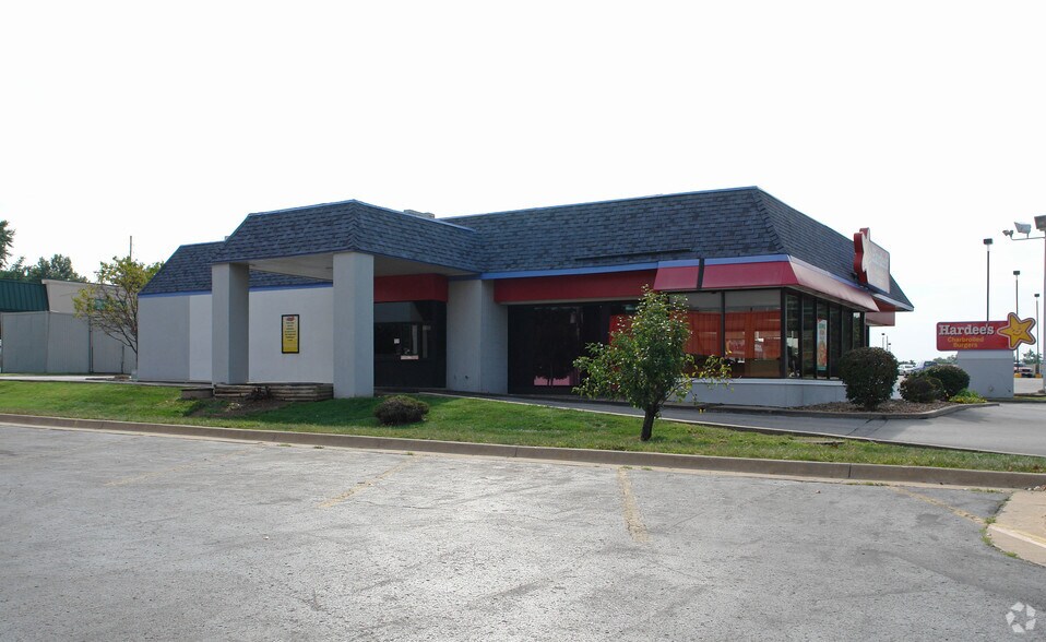 8021 State Ave, Kansas City, KS à louer - Photo du bâtiment - Image 2 de 6