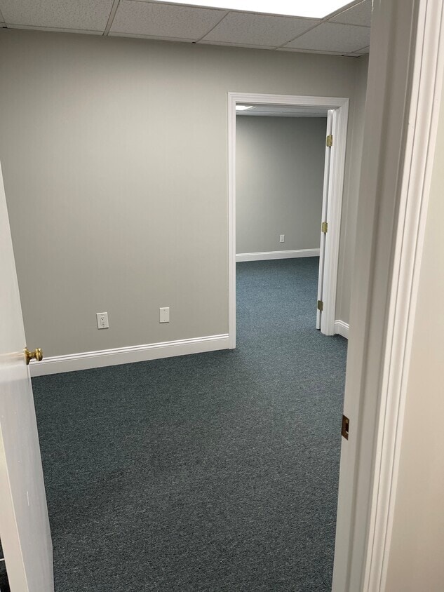 160 Old Derby St, Hingham, MA à louer Photo intérieure- Image 1 de 4