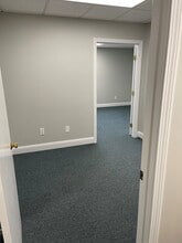 160 Old Derby St, Hingham, MA à louer Photo intérieure- Image 1 de 4