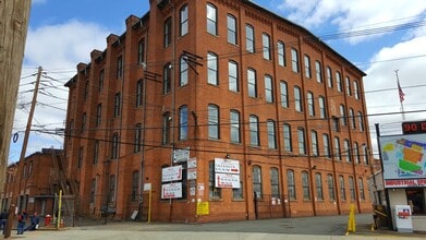 90 Dayton Ave, Passaic, NJ à louer Photo du bâtiment- Image 1 de 5