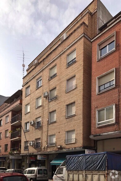 Calle Juan Ruiz de la Luna, 27, Talavera de la Reina, Toledo à louer - Photo du bâtiment - Image 2 de 2