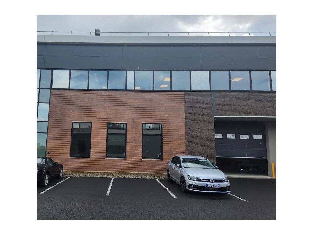 Flex in Sucy-en-Brie for lease Primary Photo- Image 1 of 10