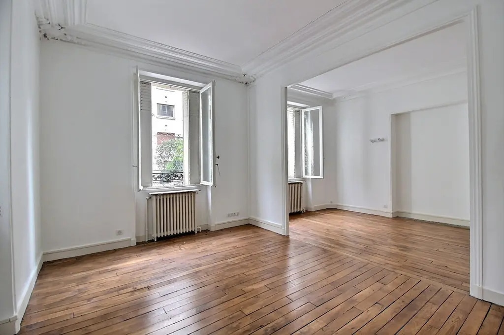 Office in Paris for lease Interior Photo- Image 1 of 8