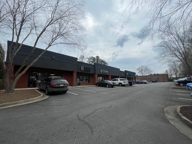 250 Churchill Ct, Woodstock, GA for lease - Building Photo - Image 3 of 9