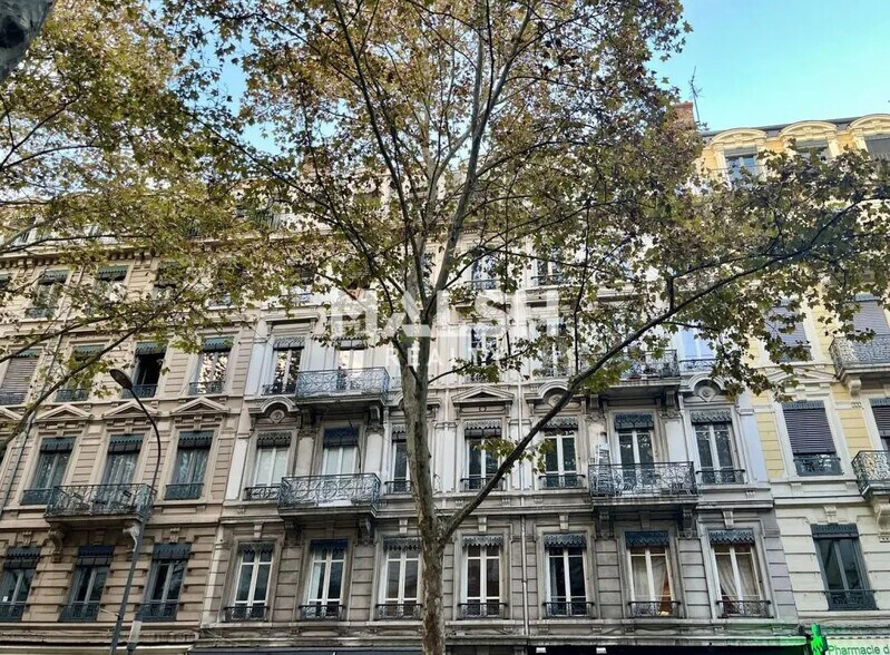 Bureau dans Lyon à louer - Photo du bâtiment - Image 1 de 7