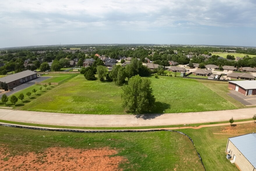 1519 Commerce Street, Yukon, OK for sale - Aerial - Image 1 of 3