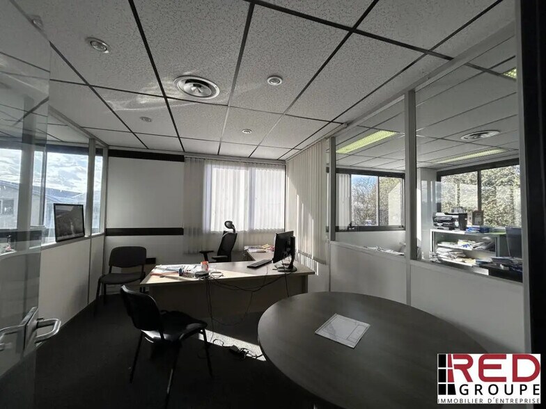 Bureau dans Aix-en-Provence à louer - Photo du bâtiment - Image 2 de 4