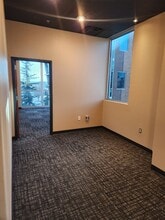 8905 W Gage Blvd, Kennewick, WA for lease Interior Photo- Image 2 of 6