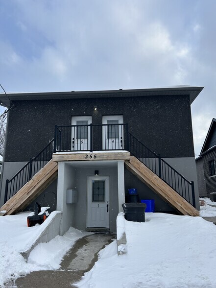 255 Tresane St, Oshawa, ON à vendre - Photo principale - Image 1 de 1